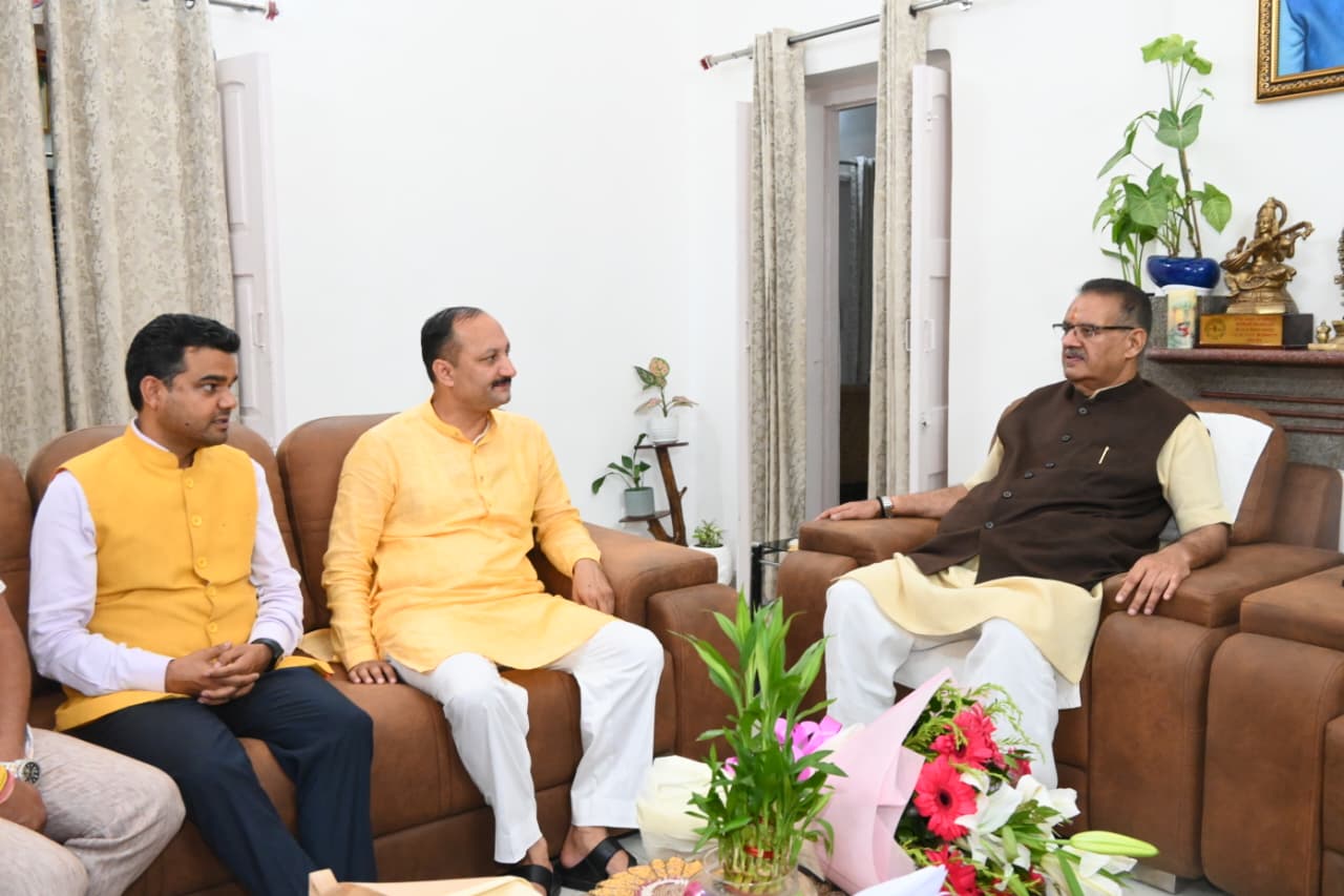 उत्तरकाशी जिपं अध्यक्ष और उपलाटकनौर क्षेत्र के युवाओं के प्रतिनिधिमंडल ने की कृषि मंत्री जोशी से भेंट
